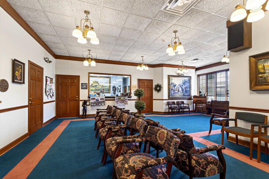 More Photos Of 1964 N Lakeman Dr, Bellbrook Medical For Sale