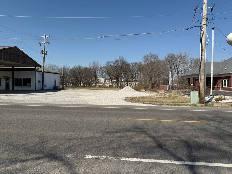 More Photos Of 433 W Market St, Red Bud Land For Sale
