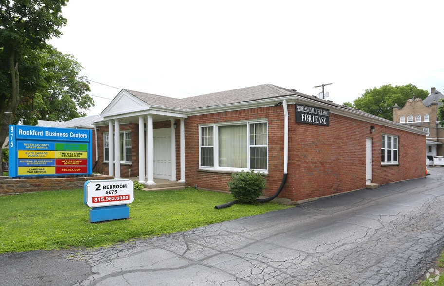 More Photos Of 975 N Main St, Rockford Office For Sale