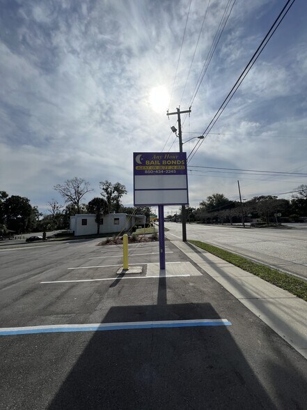 More Photos Of 2070 N Palafox St, Pensacola Movie Radio TVStudio For Lease