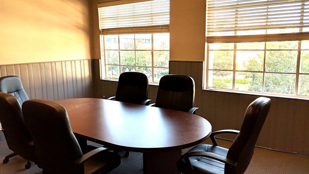 More Photos Of 114-122 S Beverly Dr, Beverly Hills Storefront Retail Office For Lease