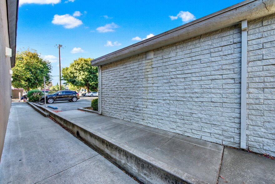 More Photos Of 814 Court St, Woodland Rehabilitation Center For Sale