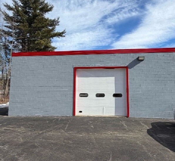 More Photos Of 1100 Hooksett Rd, Hooksett Freestanding For Lease
