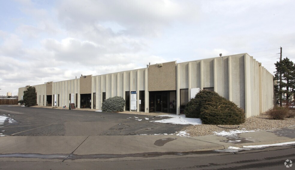 More Photos Of 1900 S Quince St, Denver Warehouse For Lease