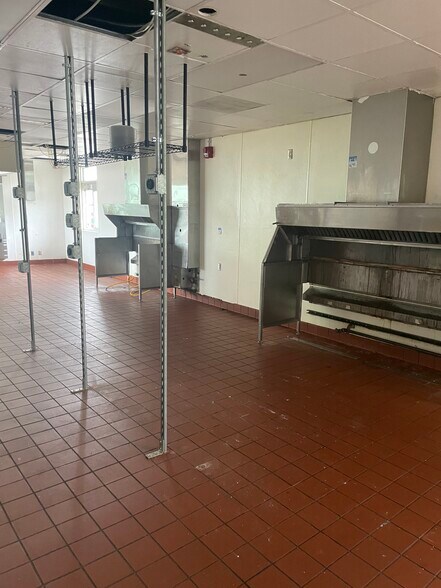 More Photos Of 5950 S Highway 94, Weldon Spring Freestanding For Lease