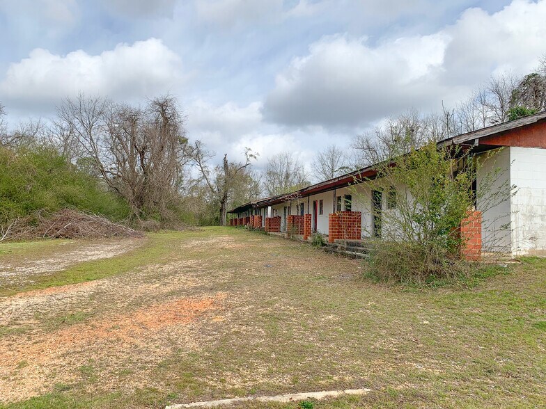 More Photos Of Mobile Street, Monroeville Apartments For Sale