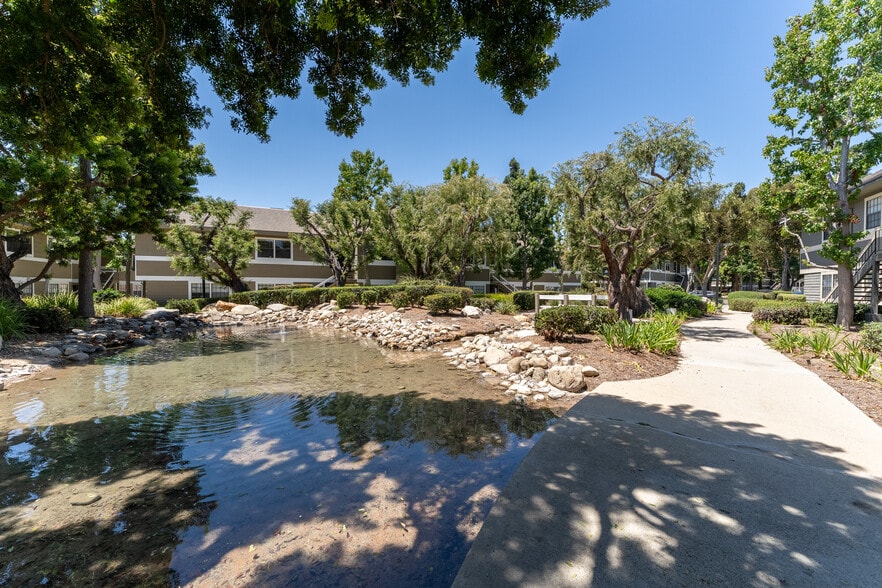More Photos Of 2900 Bristol St, Costa Mesa Office For Sale