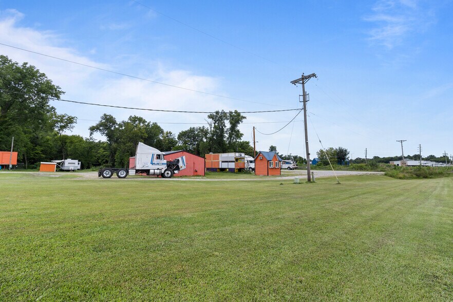 More Photos Of 1420 Highway M, Sedalia Service Station For Sale