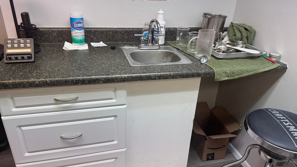 More Photos Of 1684 N Belcher Rd, Clearwater Flex For Lease