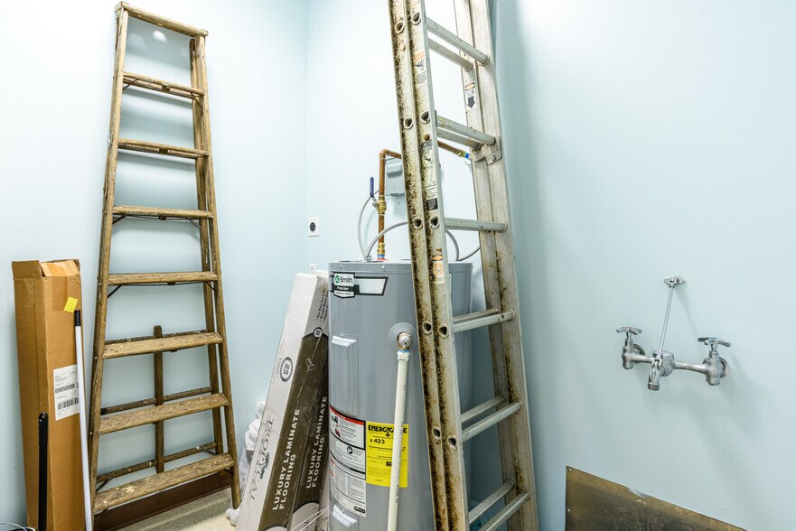 More Photos Of 100 Corporate Dr, Trumbull Office For Sale