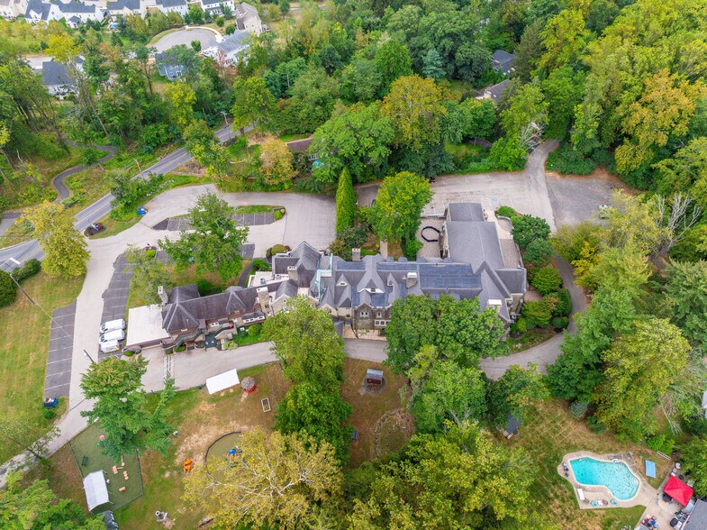 More Photos Of 200 Camp Hill Rd, Fort Washington Specialty For Sale