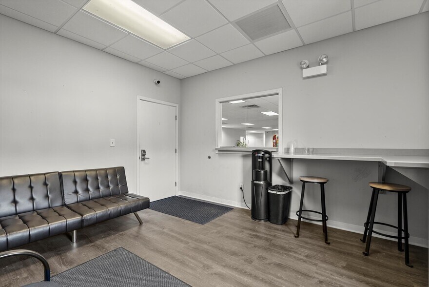 More Photos Of 24051 S Northern Illinois Dr, Channahon Truck Terminal For Sale