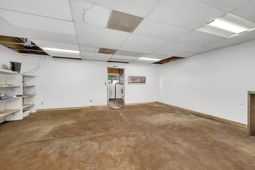 More Photos Of 516 Depot St, Mazon Storefront Retail Residential For Lease
