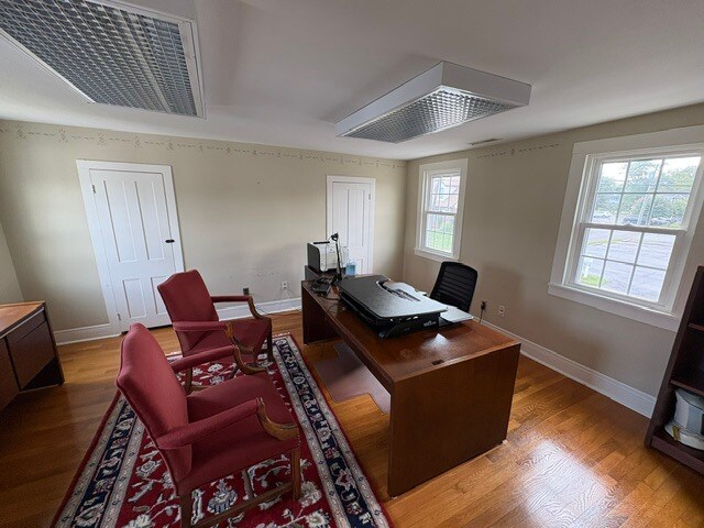 More Photos Of 103 W Pine St, Georgetown Office For Sale