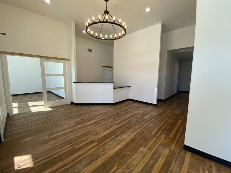 More Photos Of 11702 Frankford Ave, Lubbock Medical For Sale