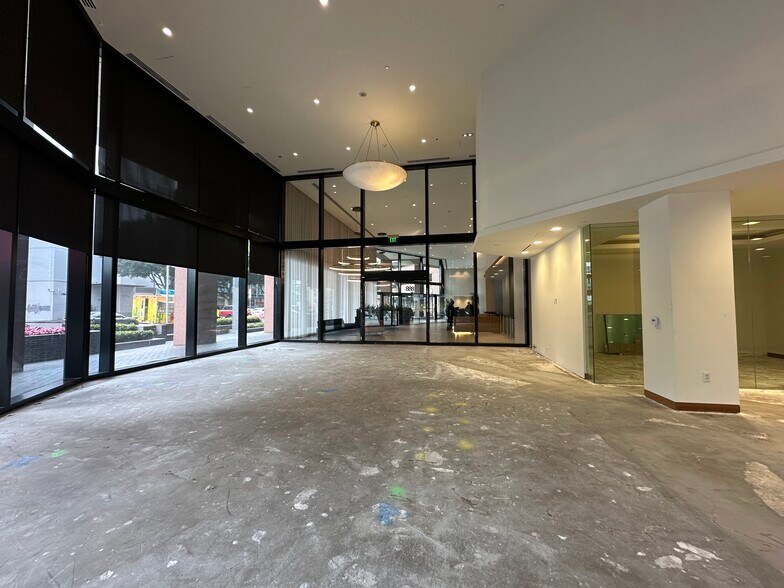 More Photos Of 888 S Figueroa St, Los Angeles Office For Lease