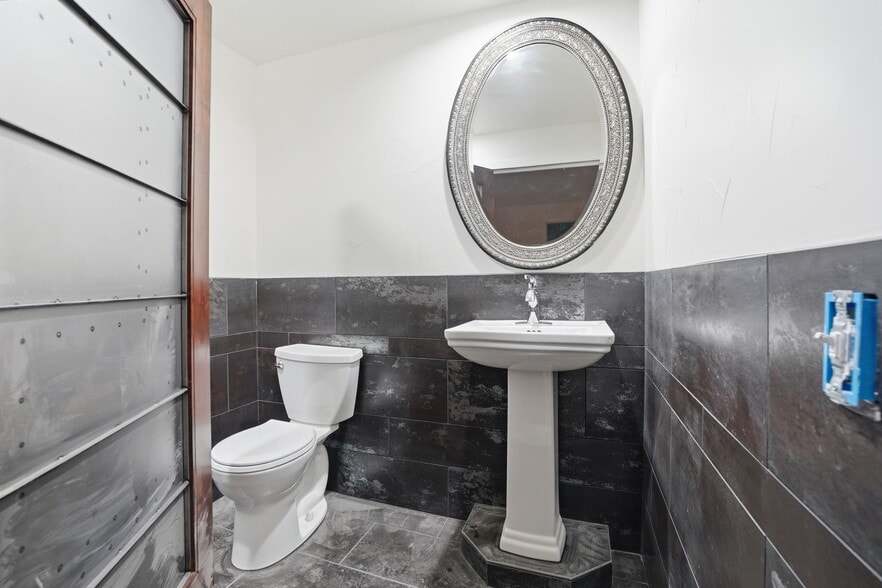 More Photos Of 21645 Parrotts Ferry Rd, Sonora Specialty For Sale