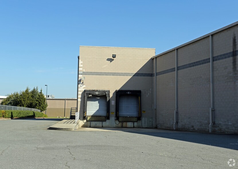 More Photos Of 8809 Jw Clay Blvd, Charlotte General Retail For Lease