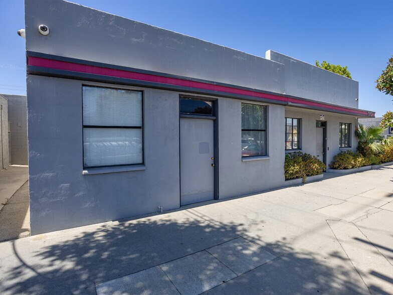 More Photos Of 1812 Victory Blvd, Glendale Flex For Sale