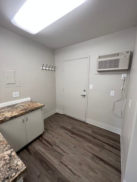 More Photos Of 4831 River Rd, Keizer Office For Lease