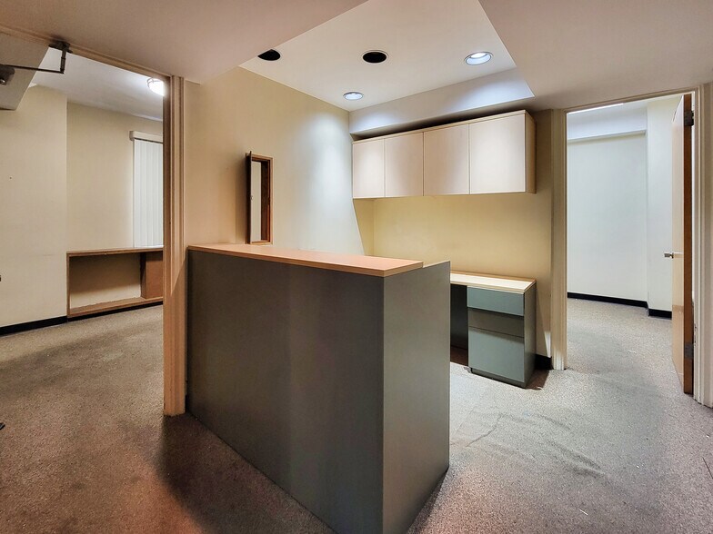 More Photos Of 340 E 72nd St, New York Apartments For Sale