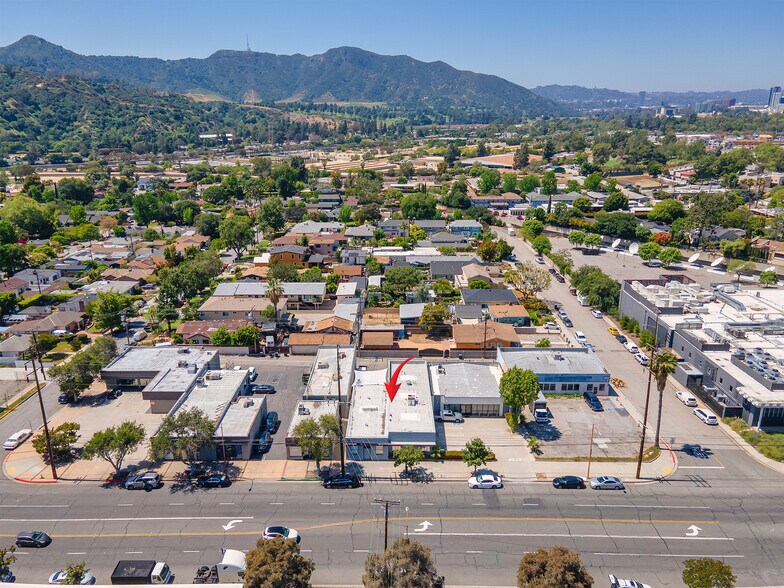 More Photos Of 1812 Victory Blvd, Glendale Flex For Sale