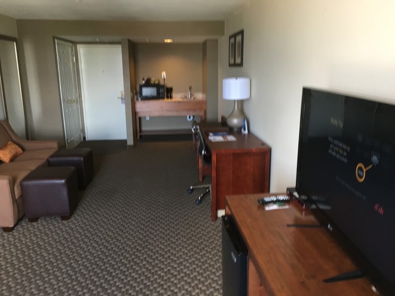 More Photos Of 11050 Southwest Fwy, Houston Hotel For Sale