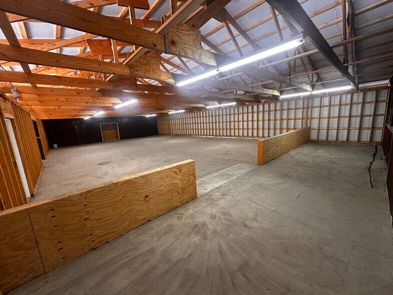 More Photos Of 522A S Main St, Broadway Flex For Sale