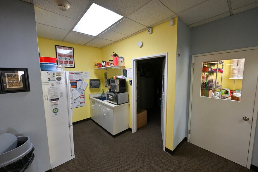 More Photos Of 1310 SW 17th Ave, Portland Office For Lease