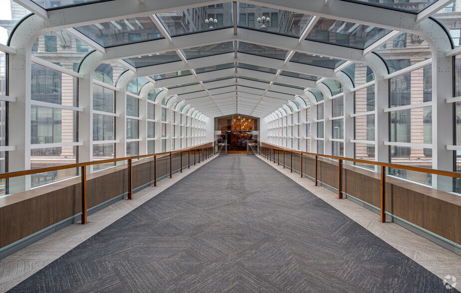 More Photos Of 150 S 5th St, Minneapolis Office For Lease