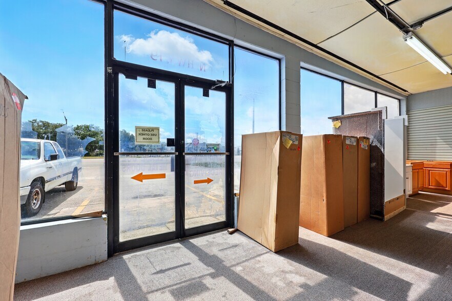 More Photos Of 110 N State Road 19, Palatka Auto Repair For Sale