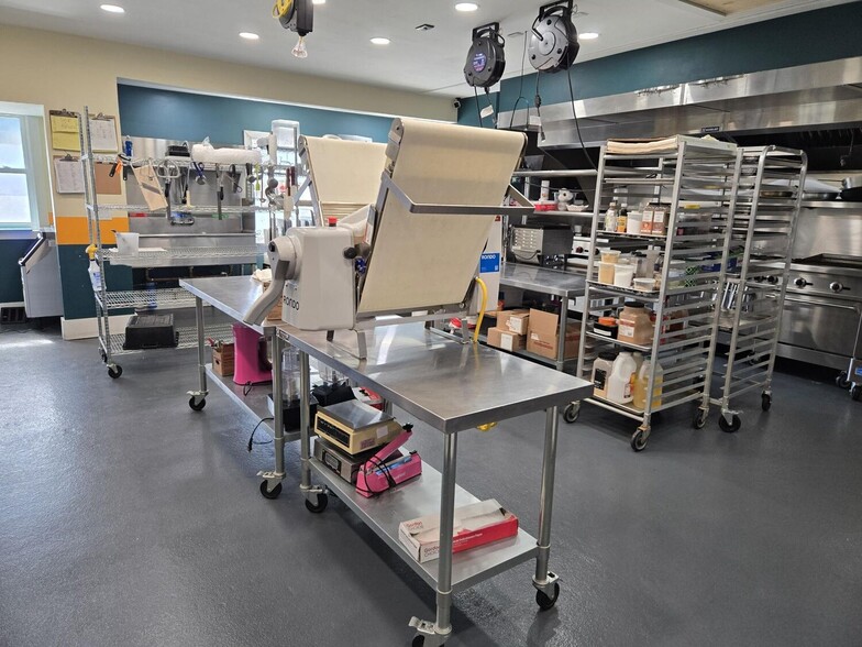 More Photos Of 168 Lower County Rd, Dennis Port Freestanding For Sale