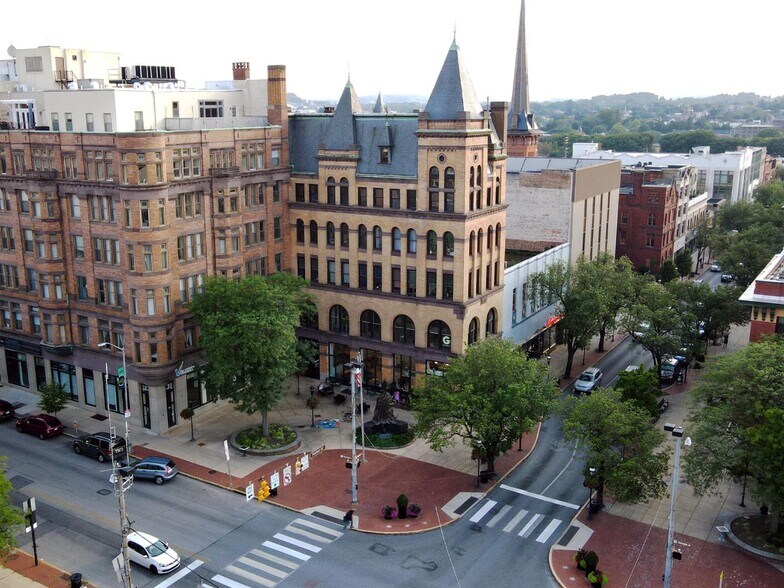 More Photos Of 2 W Market St, York Office For Lease