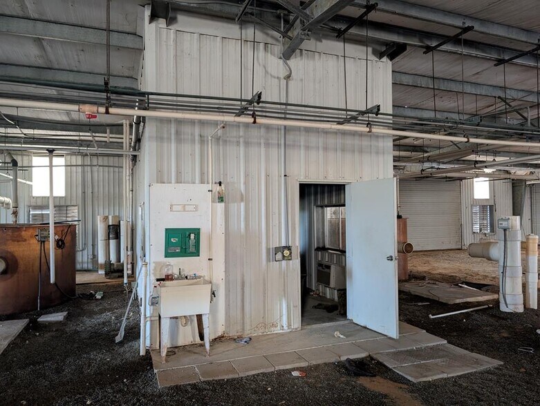 More Photos Of 4130 Old Bemiss Rd, Valdosta Warehouse For Sale