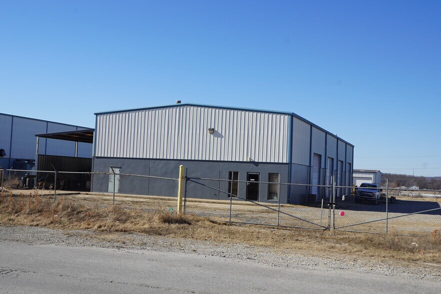 More Photos Of 6650 S 61st West Ave, Tulsa Warehouse For Lease