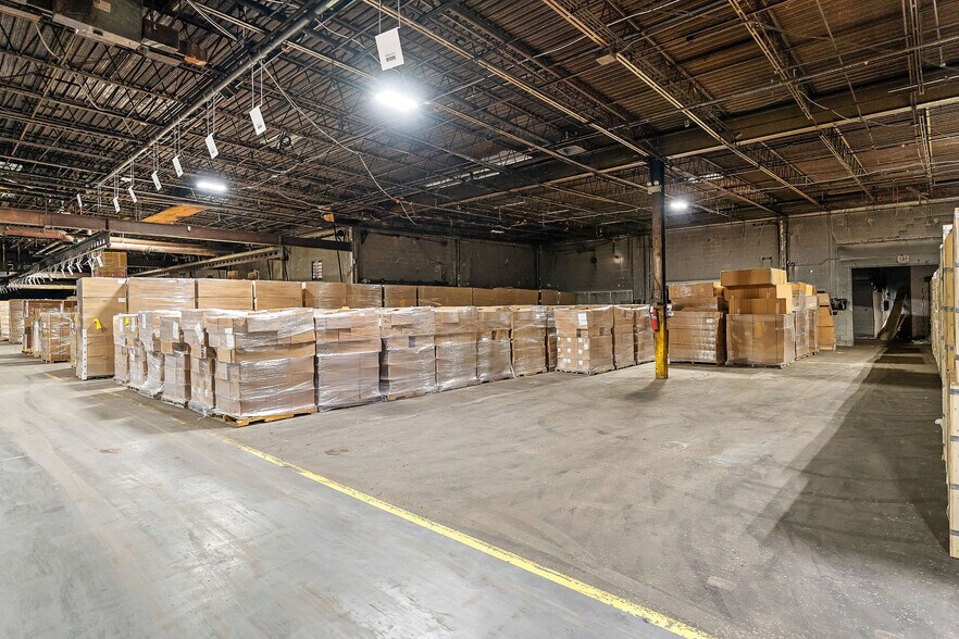 More Photos Of 204 Red Rd, McMinnville Warehouse For Sale