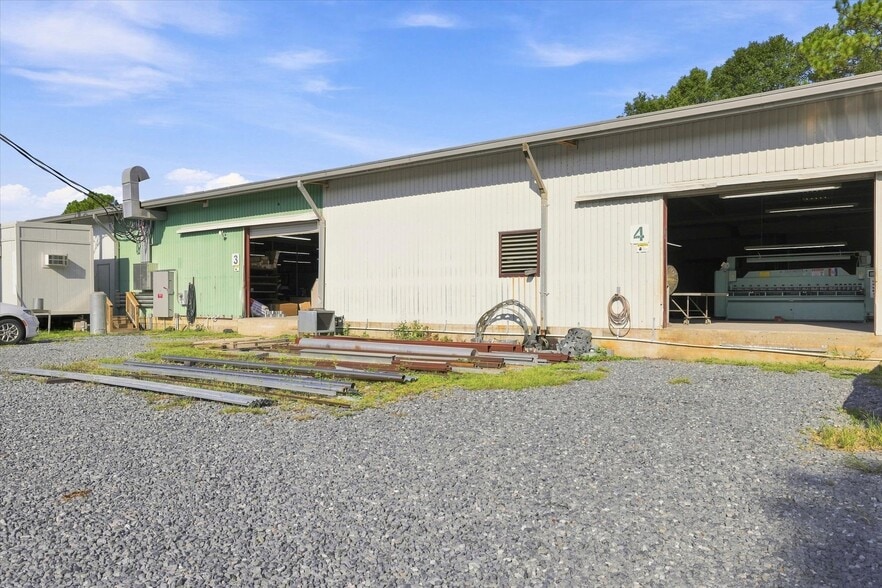 More Photos Of 4711 Capital Cir SW, Tallahassee Warehouse For Sale