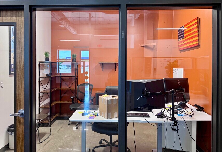 More Photos Of 1009 W 2nd St, Taylor Flex For Sale