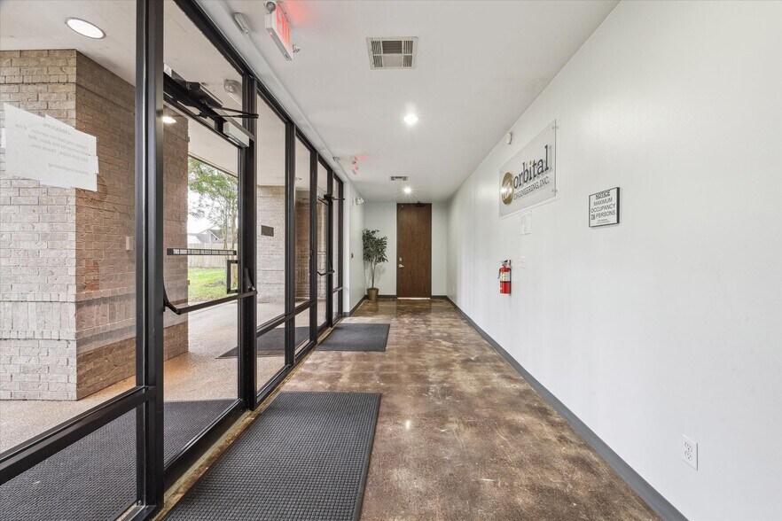 More Photos Of 718 FM 1959 Rd, Houston Medical For Sale