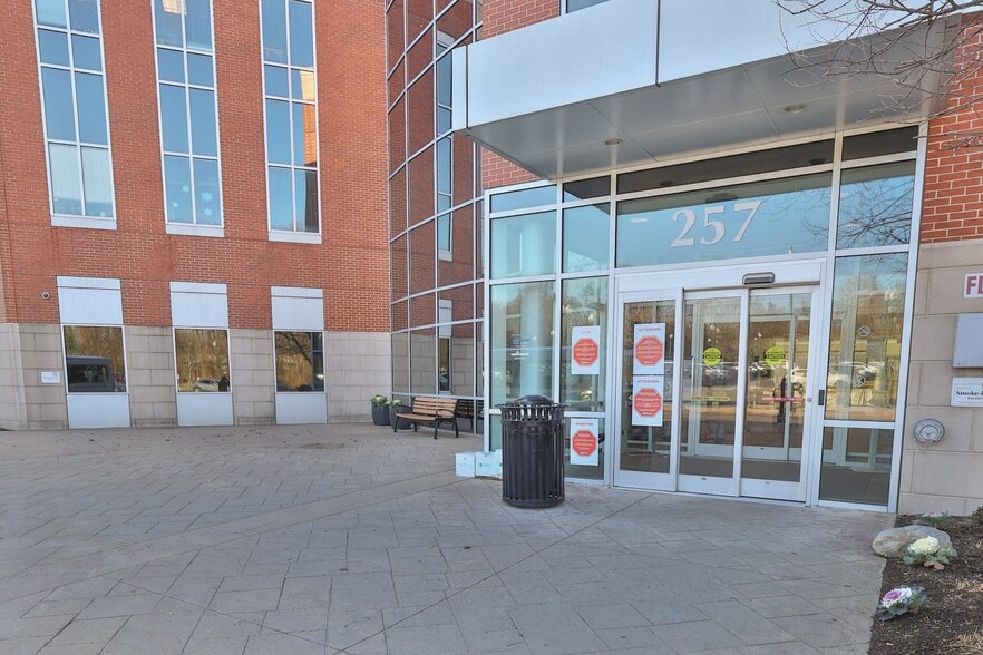 More Photos Of 249-285 Lafayette Ave, Suffern Hospital For Lease