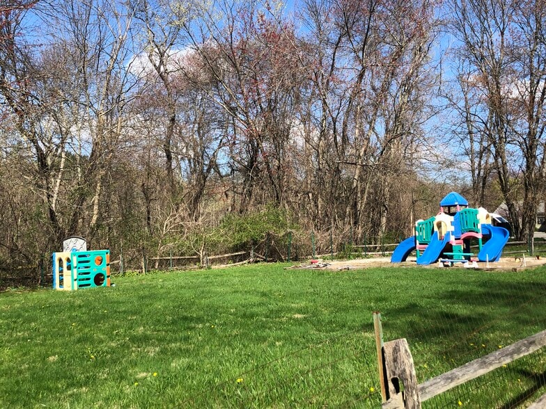 More Photos Of 2966 Crompond Rd, Yorktown Heights Schools For Lease