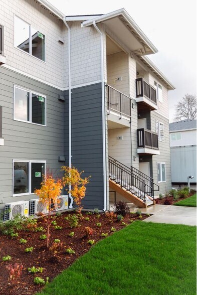 More Photos Of 200 E McCorquedale Rd, Burlington Apartments For Sale
