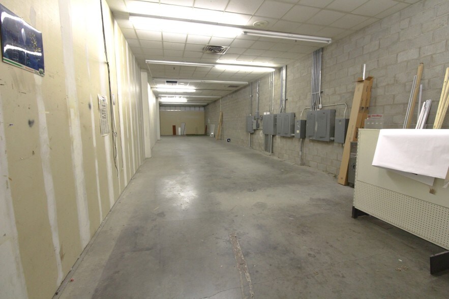 More Photos Of 1010 3rd Ave, Huntington Storefront Retail Office For Lease