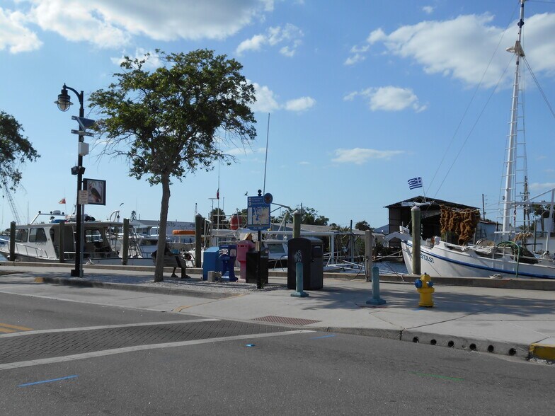 More Photos Of 530 Athens St, Tarpon Springs General Retail For Sale