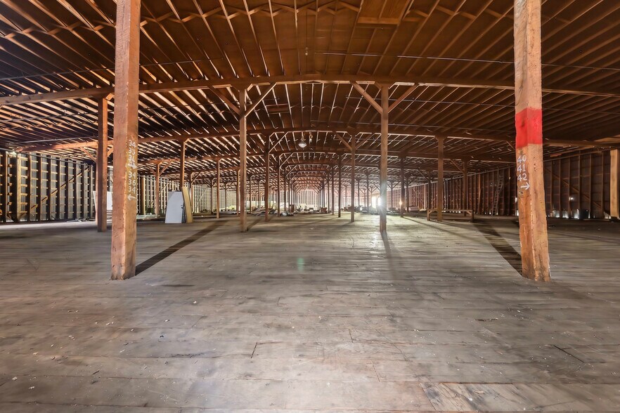 More Photos Of 237 Loretta St, Greeneville Industrial For Sale