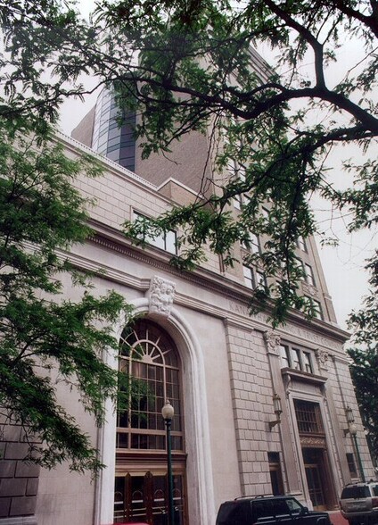 Primary Photo Of 107 Capitol St, Charleston Office Residential For Sale