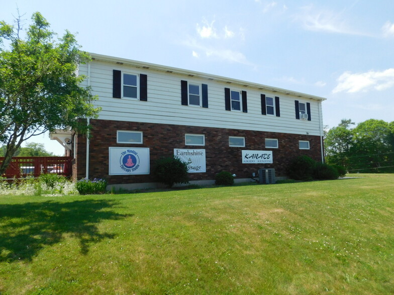 Primary Photo Of 16 Rae Palmer Rd, Moodus Medical For Sale