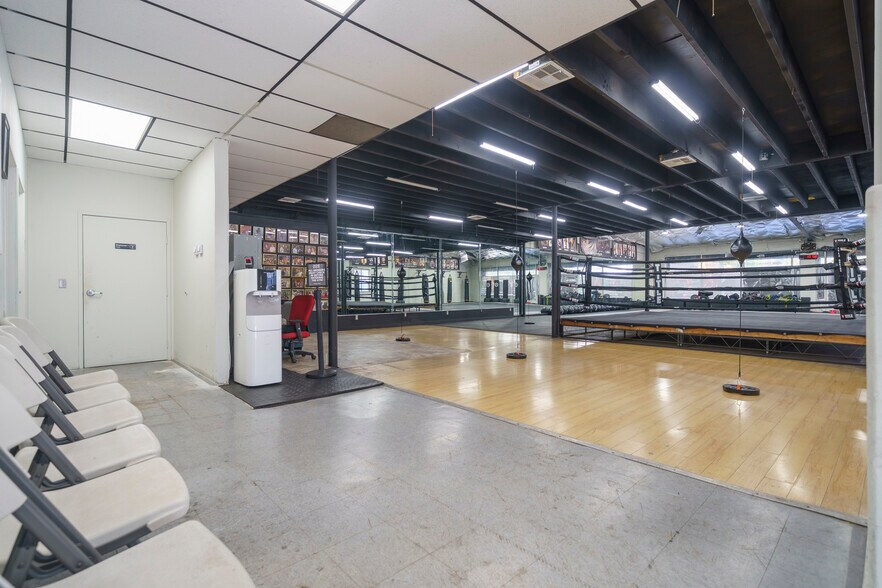 More Photos Of 1420-1424 W Olympic Blvd, Los Angeles Storefront Retail Office For Lease