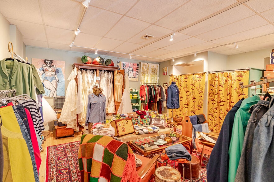 More Photos Of 14 Railroad St, Great Barrington General Retail For Sale