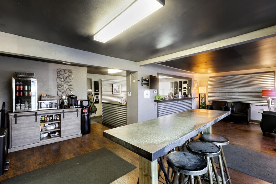 More Photos Of 3001 E Platte Ave, Colorado Springs Service For Sale